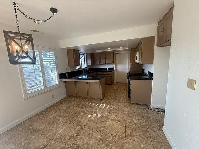 614 Taylor Pl — Photo 5