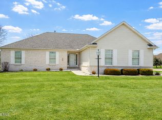 2202 Woods Edge Rd, Perrysburg, OH 43551