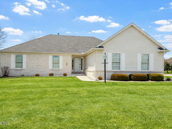 2202 Woods Edge Rd, Perrysburg, OH 43551