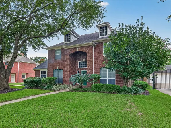 2202 Plantation Bend Dr, Sugar Land, TX 77478