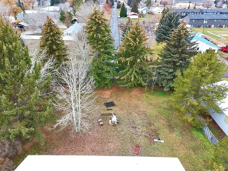 578 Maple Leaf Dr — Photo 3