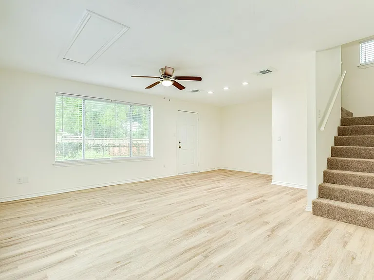 408 Gardenia St — Photo 10