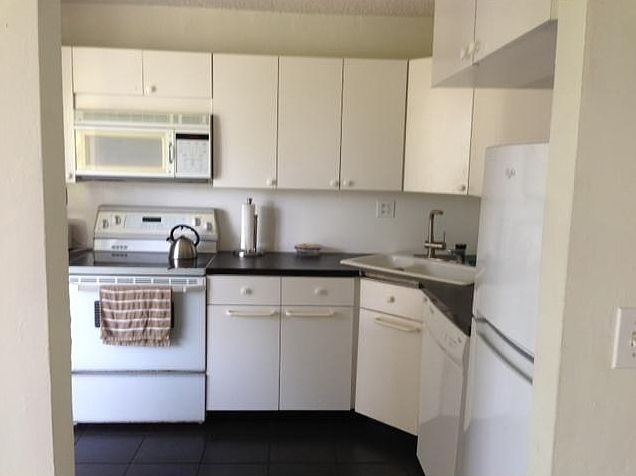 2nd image of 671 NE 195th St APT 203E