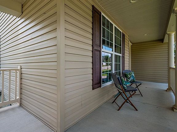 4th image of 190 Meadow Brook Way