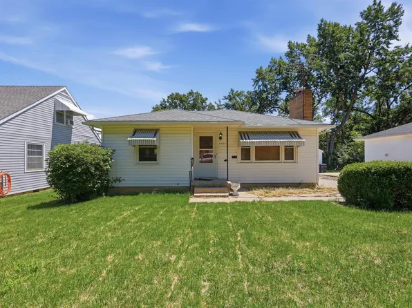 2404 SW Bradbury Ave, Topeka, KS 66611
