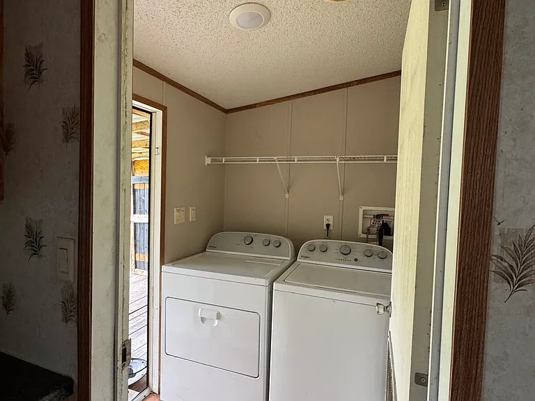 2037 County Road 112 — Photo 17
