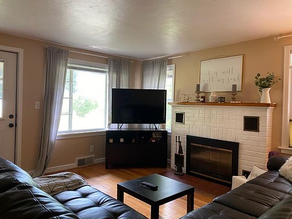 5th image of 125 Brooks Ave