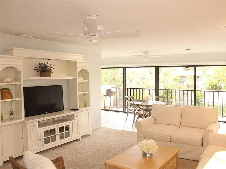 6472 Seagull Dr #306 — Photo 9