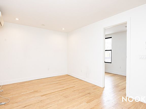 5th image of 1020 Manhattan Ave #2C