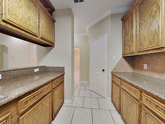 5th image of 2614 Wind Hollow Dr