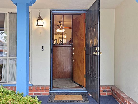 5th image of 1105 W Churchill St