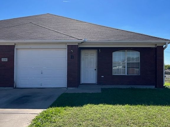 2nd image of 3208 Raven Dr #B