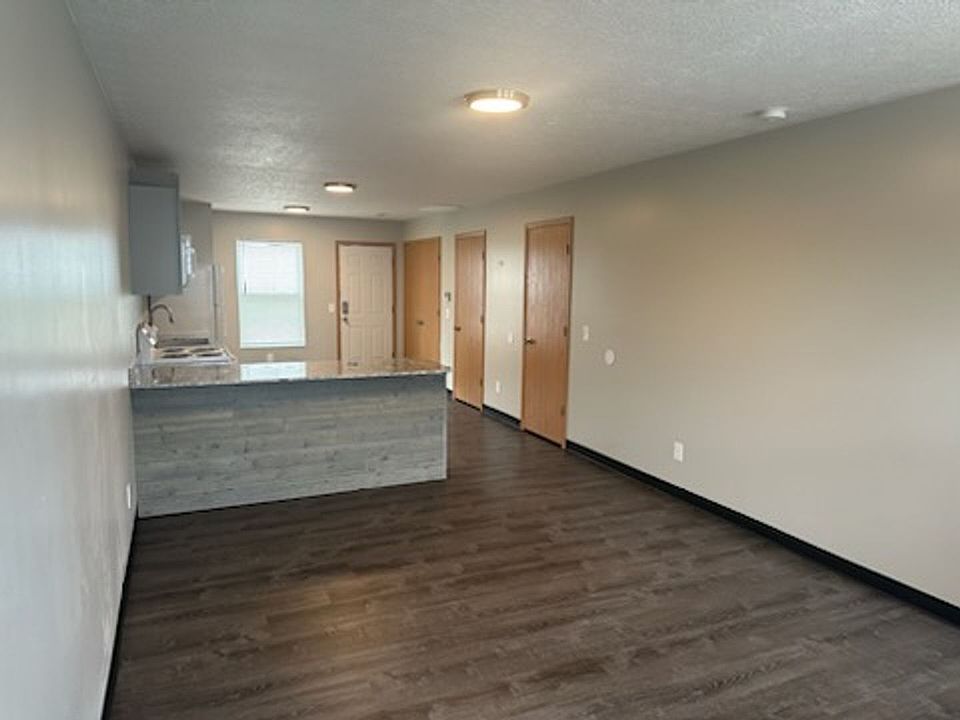 1st image of 102 Benton St N #106