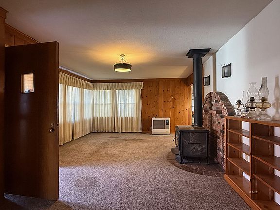 4th image of 113 Walnut St