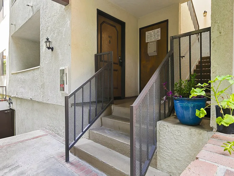 4247 Matilija Ave #102 — Photo 6