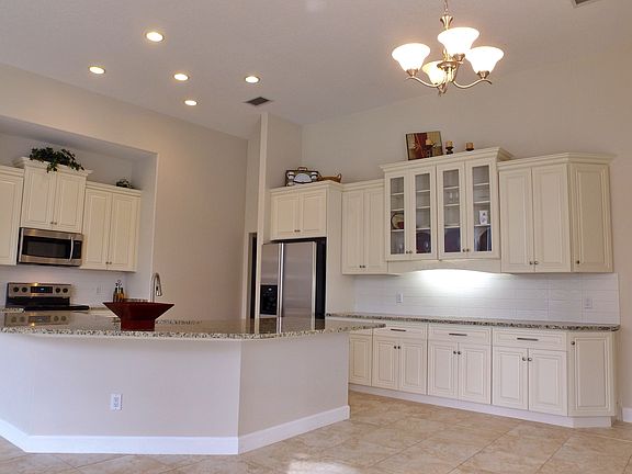 3rd image of 17414 Heather Oaks Pl