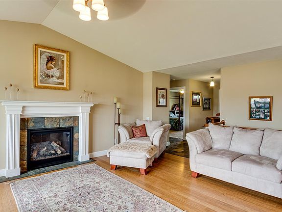 4th image of 11815 W Lincoln Ln