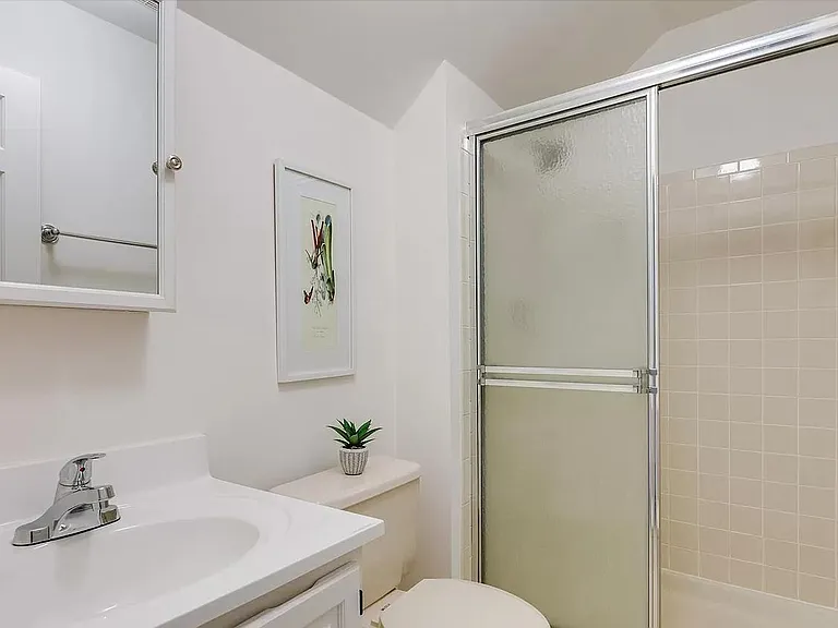 874 N Jackson St — Photo 10