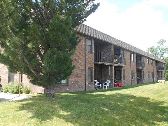 2nd image of 1935 N Lincoln Ave #302