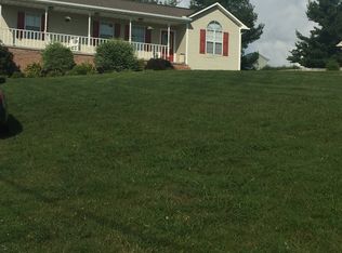 1932 Deer Ridge Dr, Morristown, TN 37814