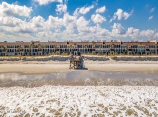 10 10th St APT 14C, Atlantic Beach, FL 32233