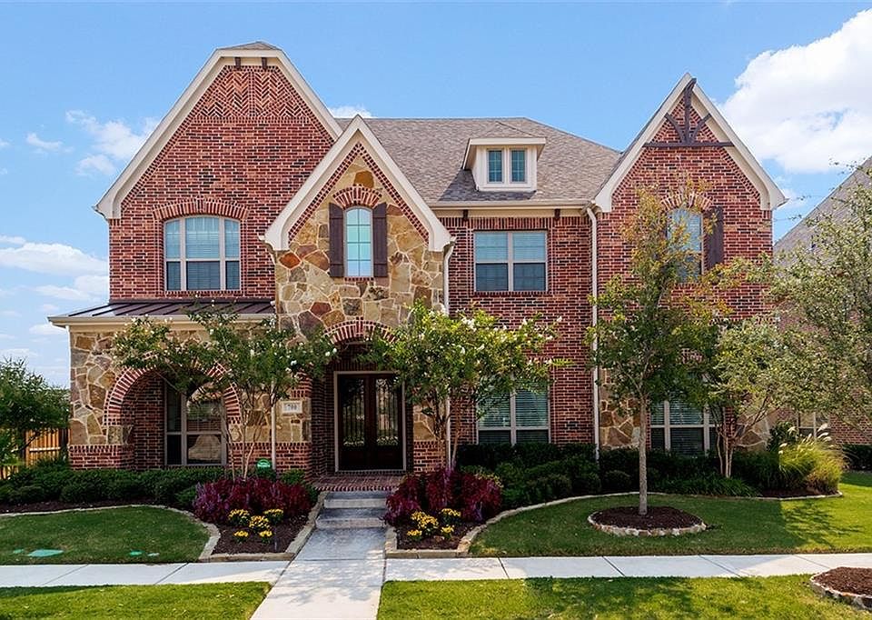 1st image of 700 Orleans Dr