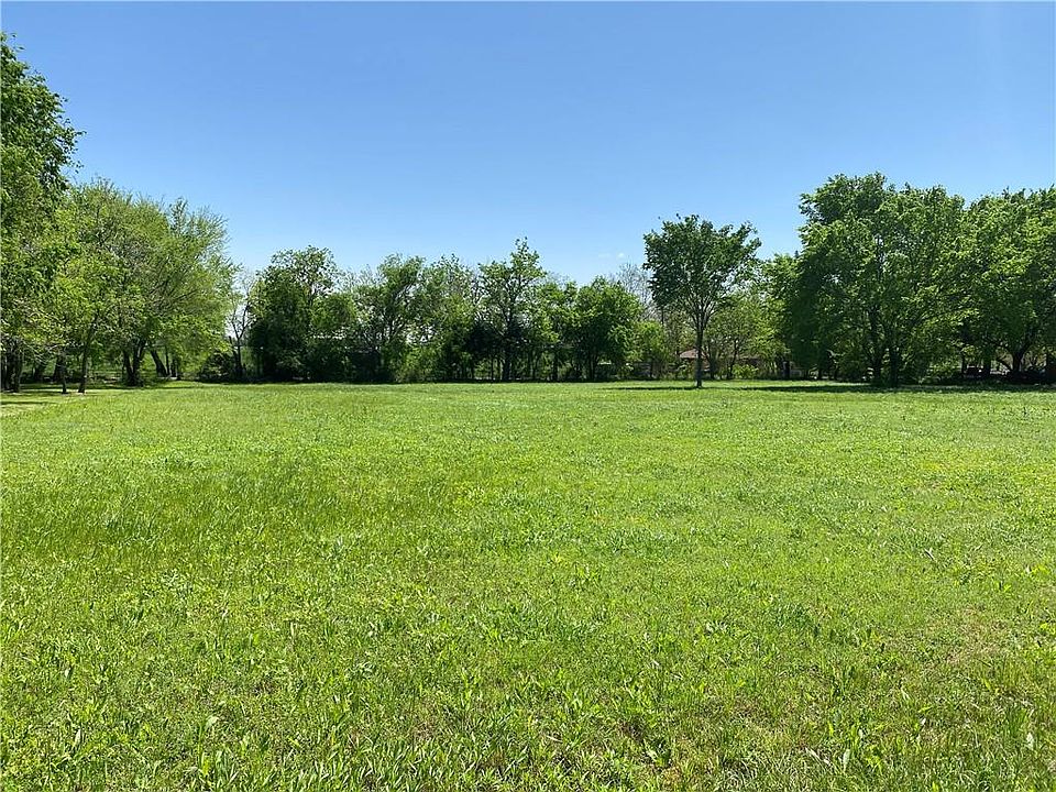 1st image of S University Park Dr