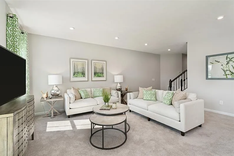 164 Dana Dr — Photo 3