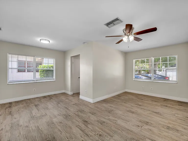 406 S Westland Ave — Photo 25