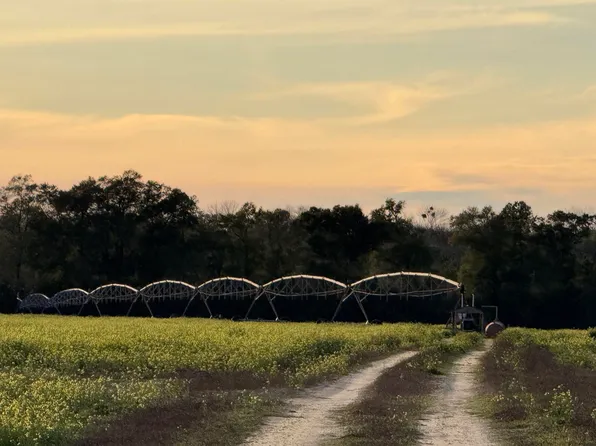 5526 Old U South Rd, Malone, FL 32445