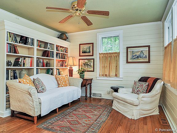 4th image of 315 Oakwood Dr