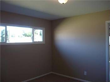 4th image of 609 Vista Way