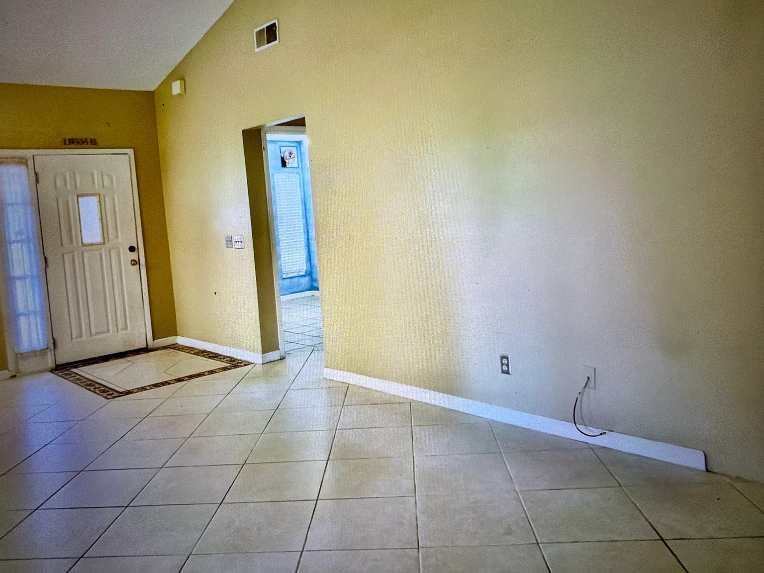 3 bed, 1216 sqft, $2,290 — Photo 3
