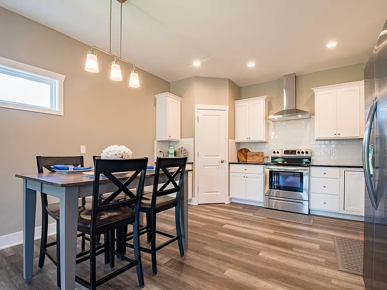 10 Percy Dr #1 — Photo 3