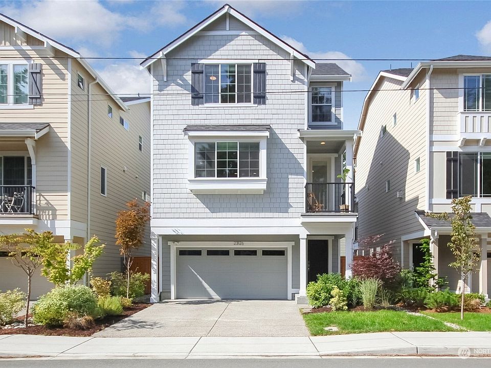 Nestled in the Esperance neighborhood of Edmonds...>