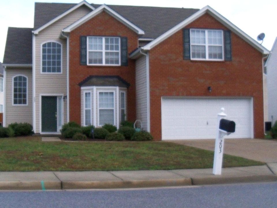 1st image of 203 Lyon Dr