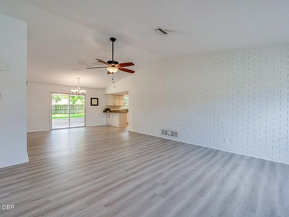 5th image of 156 Springwood Dr