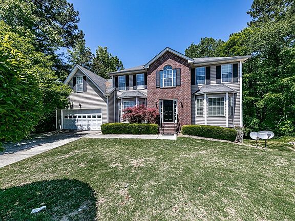 3rd image of 808 Conewood Ct
