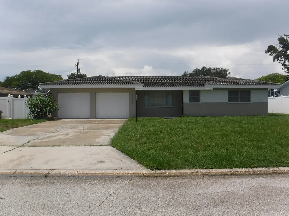 1468 Fairfield Dr