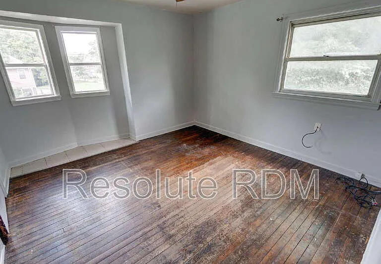 201 S Emerson Ave — Photo 23