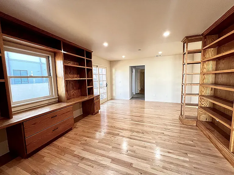 312 N Palm Dr — Photo 8