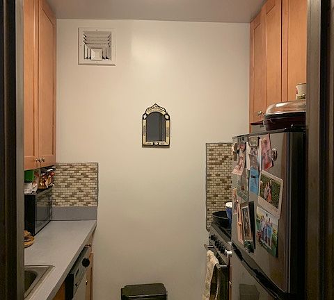 3rd image of 320 W 30th St APT 6L