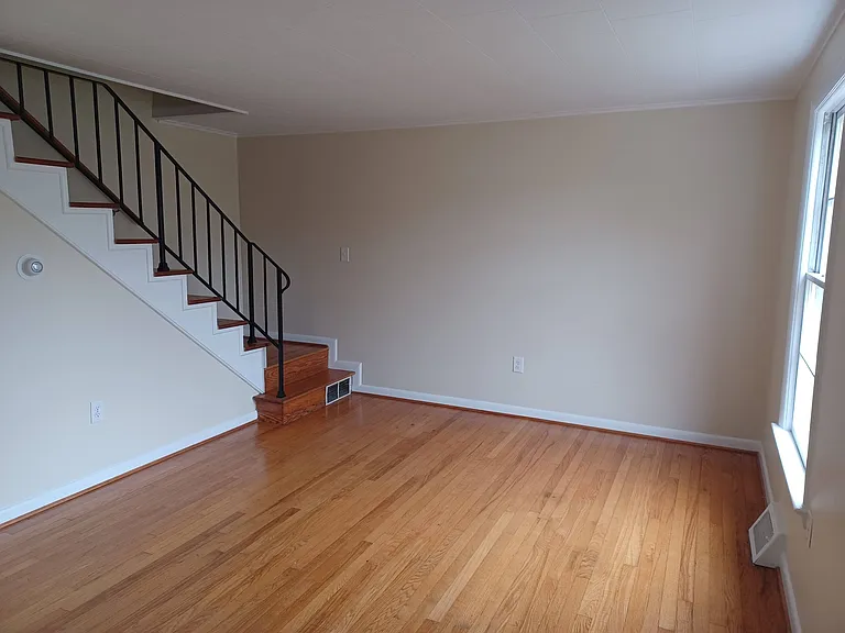 222 E Whitlock Ave #1 — Photo 3