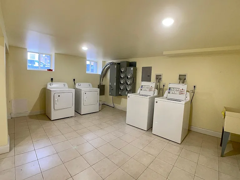 1427 W Girard Ave #3R — Photo 5