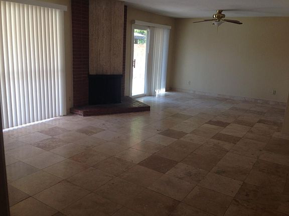 Family Room-Fireplace