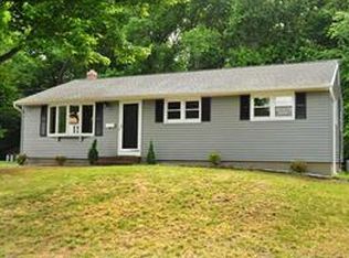13 Quaker Ln, Enfield, CT 06082