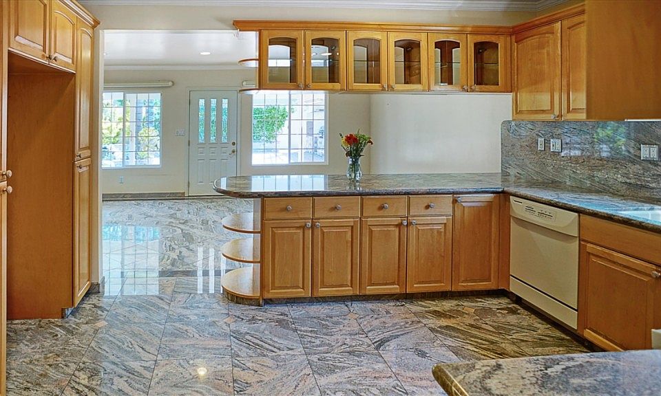 1st image of 10320 Odell Ave