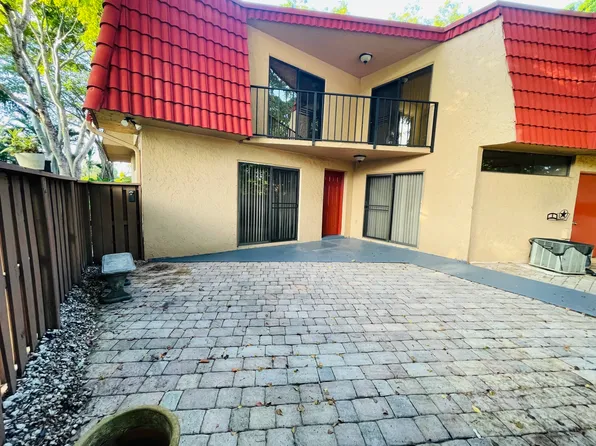 8153 Severn Dr APT D, Boca Raton, FL 33433