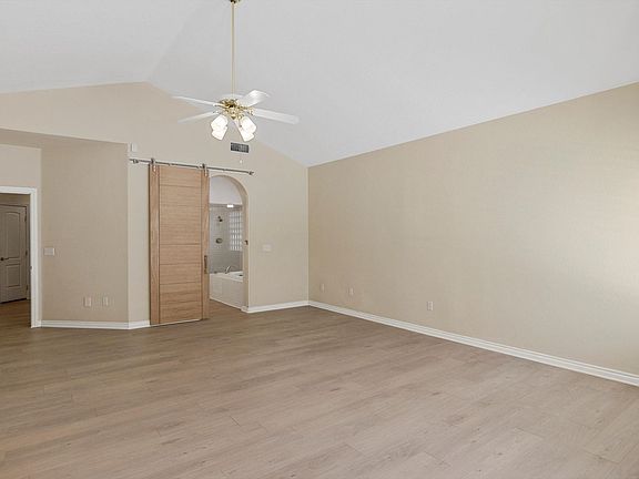 2nd image of 8133 Horizon Lake Dr