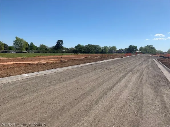 51 Yellowstone Dr, Barling, AR 72923